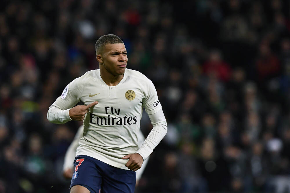 卡萨诺：蒂亚戈·席尔瓦爱米兰希望免费回归，但阿莱格里否决交易